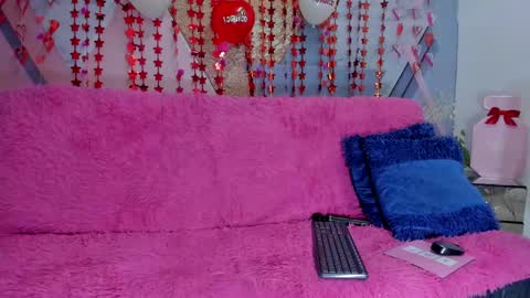 Snapshot of cintiagreyx chatting on 02-14-25, 02:54 CINTIA online show from 02-14-25, 02:54