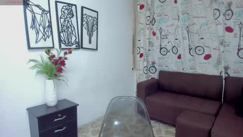 Snapshot of cintiagreyx chatting on 02-26-25, 11:30 CINTIA online show from 02-26-25, 11:30