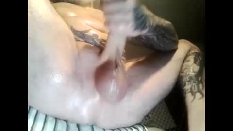 Snapshot of circ96 chatting on 10-03-25, 07:00 oilywanker online show from 10-03-25, 07:00