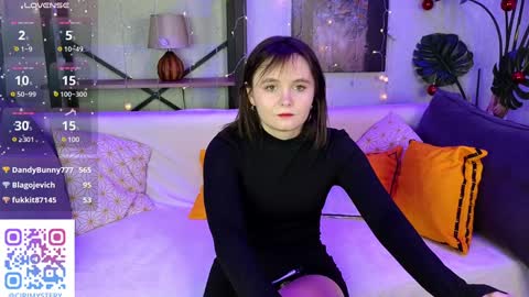 Snapshot of ciriraymond chatting on 12-14-24, 09:18 Cirilla online show from 12-14-24, 09:18