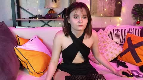 Snapshot of ciriraymond chatting on 12-31-24, 11:42 Cirilla online show from 12-31-24, 11:42