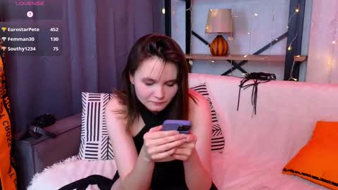 Snapshot of ciriraymond chatting on 03-08-25, 08:11 Cirilla online show from 03-08-25, 08:11