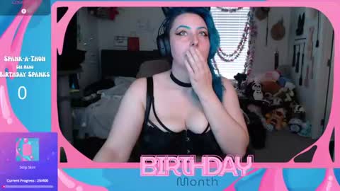 Snapshot of cirquenoirblu chatting on 07-31-26, 02:33 Blu online show from 07-31-26, 02:33