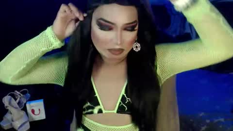 Snapshot of cj_parker69 chatting on 11-12-25, 12:16 QUEEN CESS online show from 11-12-25, 12:16