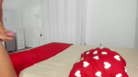 Snapshot of claimom chatting on 10-23-25, 04:56 Claimom online show from 10-23-25, 04:56