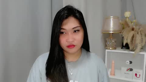 Snapshot of claire_wntr chatting on 05-19-26, 04:30 CLAIRE online show from 05-19-26, 04:30