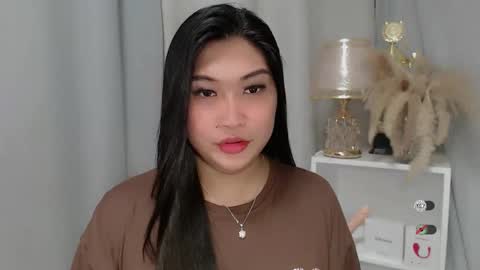 Snapshot of claire_wntr chatting on 05-24-26, 04:23 CLAIRE online show from 05-24-26, 04:23