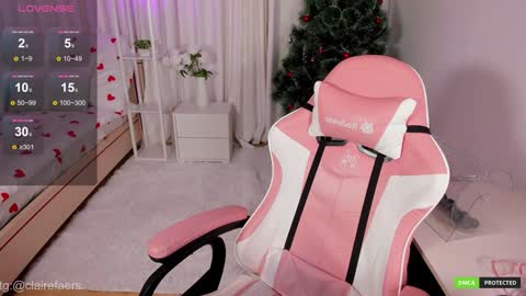 Snapshot of clairefaers chatting on 12-26-24, 01:43 Claire Faers online show from 12-26-24, 01:43