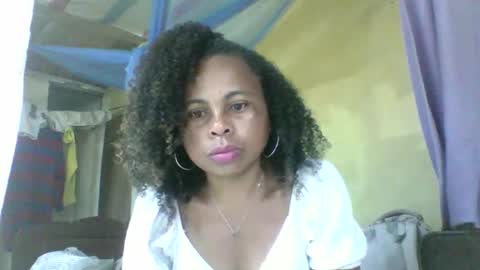 Snapshot of clairette9794 chatting on 06-08-26, 03:07 clairette9794 online show from 06-08-26, 03:07