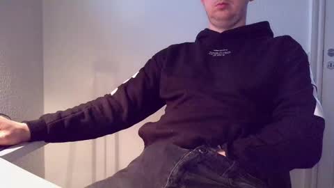 Snapshot of clamshive7 chatting on 05-14-26, 01:18 clamshive7 online show from 05-14-26, 01:18