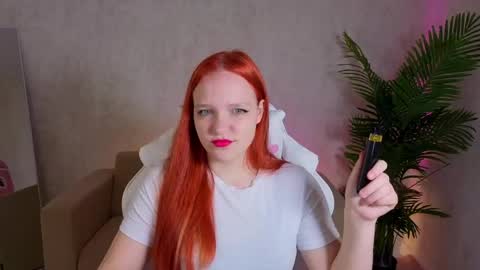 Snapshot of clara_neumann chatting on 05-19-26, 04:30 CANDYY3 online show from 05-19-26, 04:30