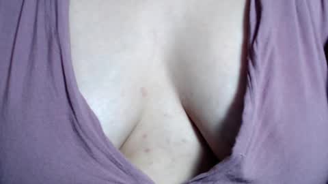 Snapshot of claraaa___ chatting on 02-10-25, 06:20 CLARA AT YOUR SERVICE online show from 02-10-25, 06:20