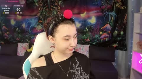 Snapshot of clarabenson chatting on 04-05-26, 10:18 clarabenson online show from 04-05-26, 10:18