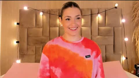 Clara del mar online show from 11-28-25, 10:40