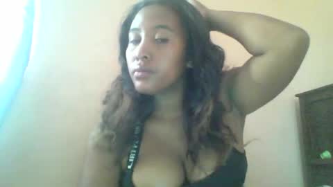 Clarah0123 online show from 02-03-25, 07:51