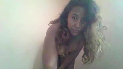 Clarah0123 online show from 03-05-25, 08:21