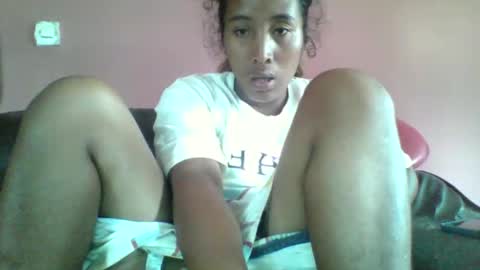 Clarah0123 online show from 12-22-25, 09:28