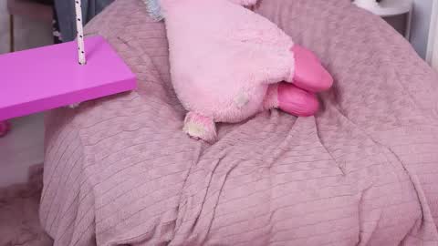 ClaraHazel online show from 11-09-25, 04:00