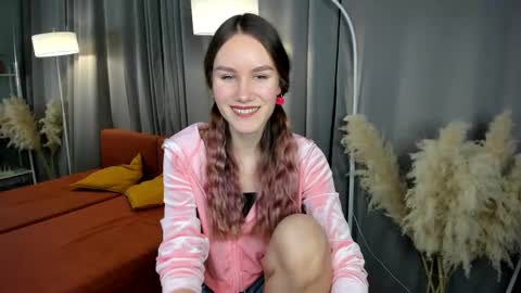 Snapshot of clare_ff chatting on 03-07-25, 09:29 Claire online show from 03-07-25, 09:29