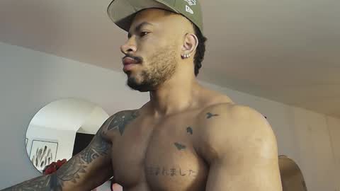 Snapshot of clark_strong chatting on 12-21-25, 12:12 clark_strong online show from 12-21-25, 12:12