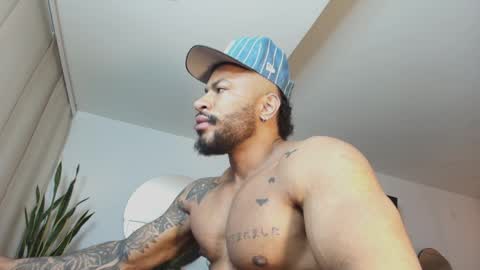 Snapshot of clark_strong chatting on 04-06-26, 11:22 clark_strong online show from 04-06-26, 11:22