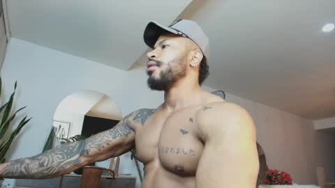 Snapshot of clark_strong chatting on 04-11-26, 11:03 clark_strong online show from 04-11-26, 11:03