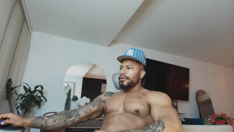 Snapshot of clark_strong chatting on 04-12-26, 11:26 clark_strong online show from 04-12-26, 11:26