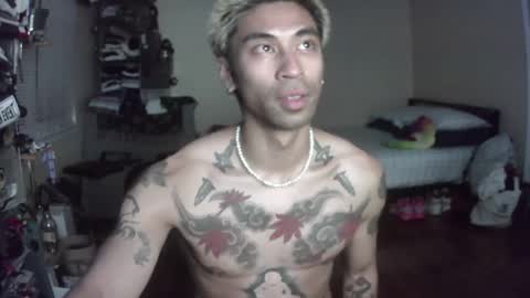 Snapshot of clarro chatting on 05-17-26, 06:33 clarro online show from 05-17-26, 06:33