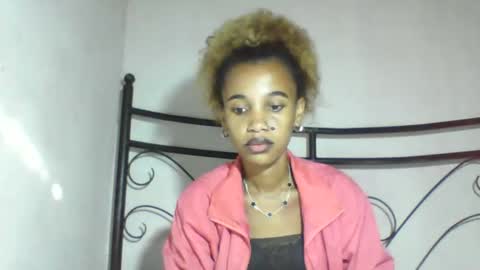 Snapshot of claudiannah chatting on 05-04-26, 04:19 claudianne online show from 05-04-26, 04:19