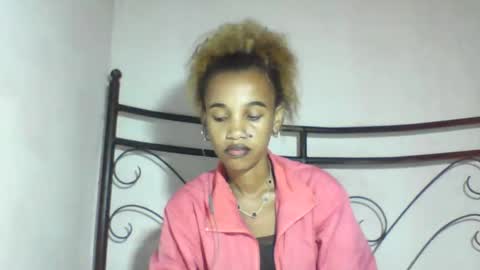 Snapshot of claudiannah chatting on 05-05-26, 04:42 claudianne online show from 05-05-26, 04:42