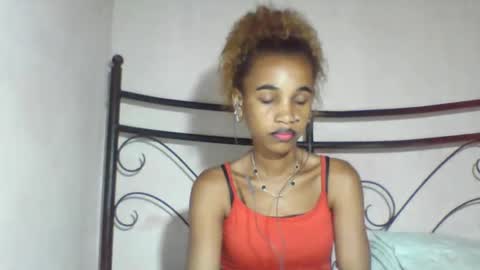 Snapshot of claudiannah chatting on 05-18-26, 06:19 claudianne online show from 05-18-26, 06:19