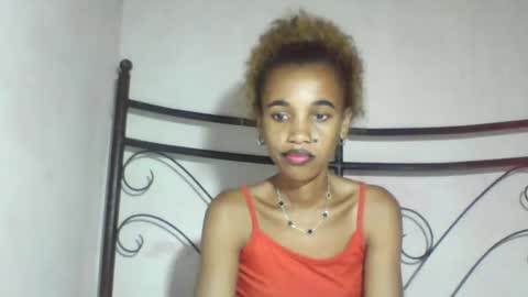Snapshot of claudiannah chatting on 05-18-26, 06:25 claudianne online show from 05-18-26, 06:25