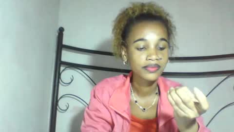 Snapshot of claudiannah chatting on 05-19-26, 01:56 claudianne online show from 05-19-26, 01:56