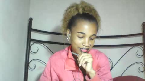 Snapshot of claudiannah chatting on 05-22-26, 06:53 claudianne online show from 05-22-26, 06:53