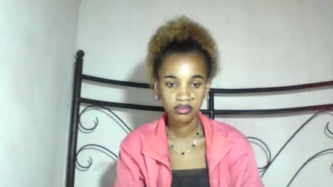 Snapshot of claudiannah chatting on 05-25-26, 06:36 claudianne online show from 05-25-26, 06:36