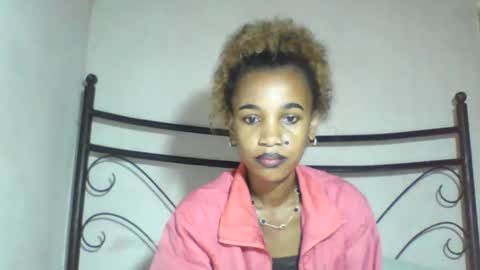 Snapshot of claudiannah chatting on 05-26-26, 06:42 claudianne online show from 05-26-26, 06:42