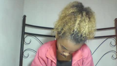 Snapshot of claudiannah chatting on 05-27-26, 06:32 claudianne online show from 05-27-26, 06:32