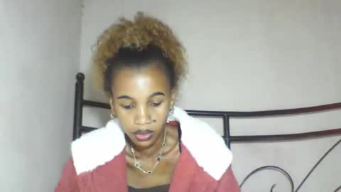 Snapshot of claudiannah chatting on 05-28-26, 06:43 claudianne online show from 05-28-26, 06:43