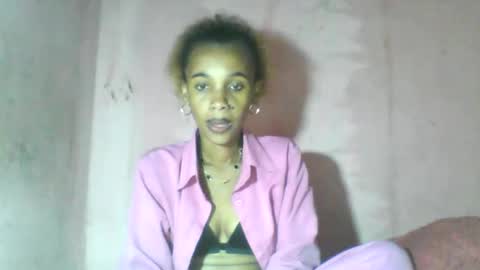 Snapshot of claudiannah chatting on 06-11-26, 06:17 claudianne online show from 06-11-26, 06:17