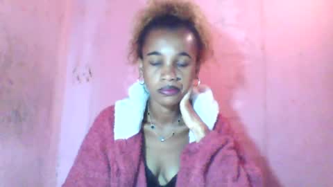 Snapshot of claudiannah chatting on 06-14-26, 04:58 claudianne online show from 06-14-26, 04:58