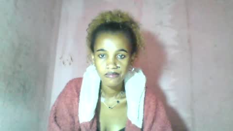 Snapshot of claudiannah chatting on 06-15-26, 06:59 claudianne online show from 06-15-26, 06:59