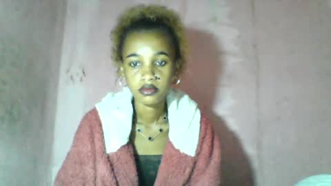 Snapshot of claudiannah chatting on 06-17-26, 01:56 claudianne online show from 06-17-26, 01:56
