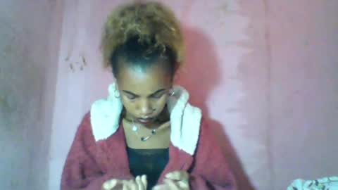 Snapshot of claudiannah chatting on 06-19-26, 04:50 claudianne online show from 06-19-26, 04:50