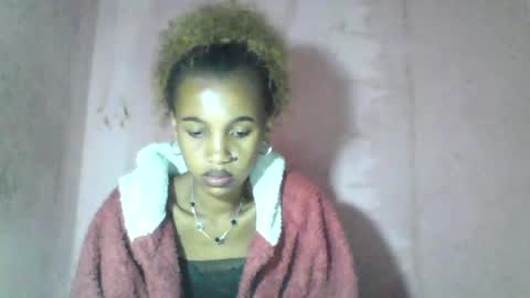 Snapshot of claudiannah chatting on 06-19-26, 05:06 claudianne online show from 06-19-26, 05:06