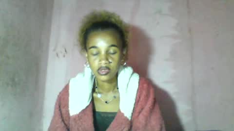 Snapshot of claudiannah chatting on 06-21-26, 05:37 claudianne online show from 06-21-26, 05:37