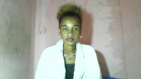 Snapshot of claudiannah chatting on 06-25-26, 11:37 claudianne online show from 06-25-26, 11:37
