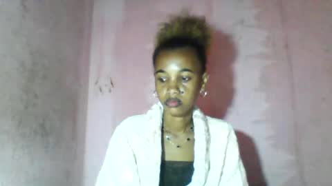 Snapshot of claudiannah chatting on 06-26-26, 03:33 claudianne online show from 06-26-26, 03:33