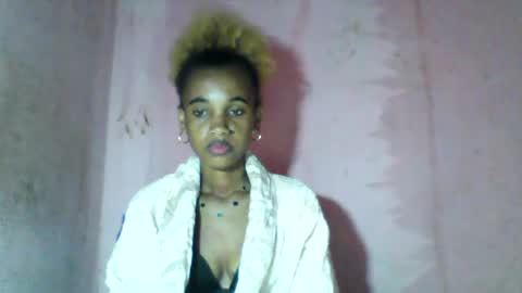 Snapshot of claudiannah chatting on 06-27-26, 06:02 claudianne online show from 06-27-26, 06:02