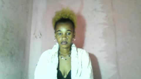 Snapshot of claudiannah chatting on 06-28-26, 06:08 claudianne online show from 06-28-26, 06:08
