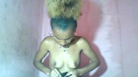 Snapshot of claudiannah chatting on 07-01-26, 01:02 claudianne online show from 07-01-26, 01:02